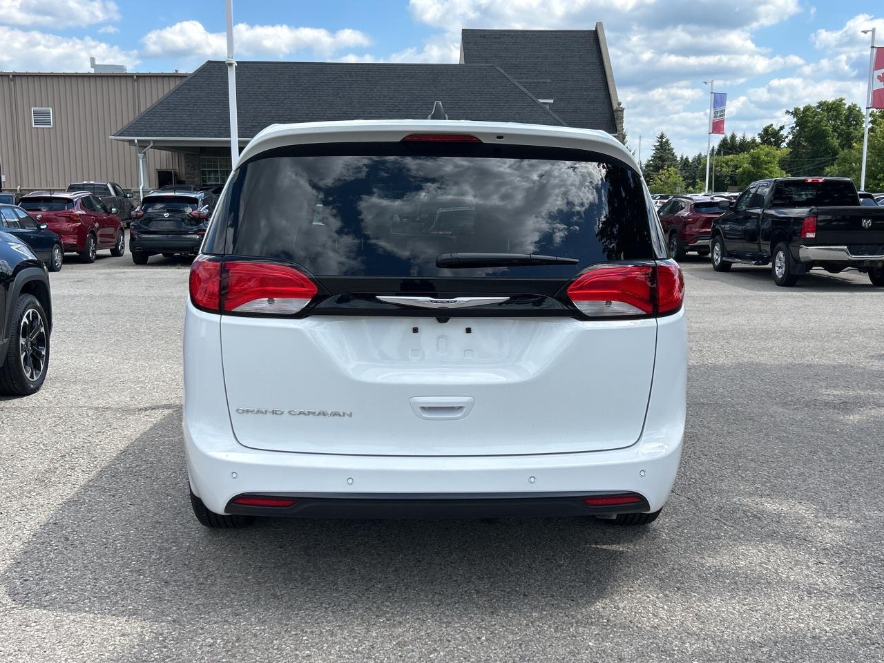 2025 Chrysler Grand Caravan SXT   Leather   Heated Seats & Steering Wheel Photo4