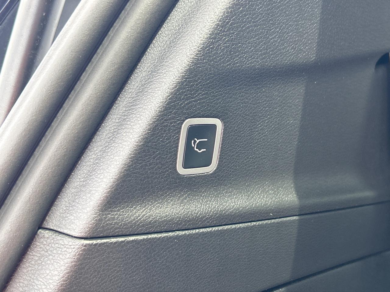 2025 Chrysler Grand Caravan SXT   Leather   Heated Seats & Steering Wheel Photo