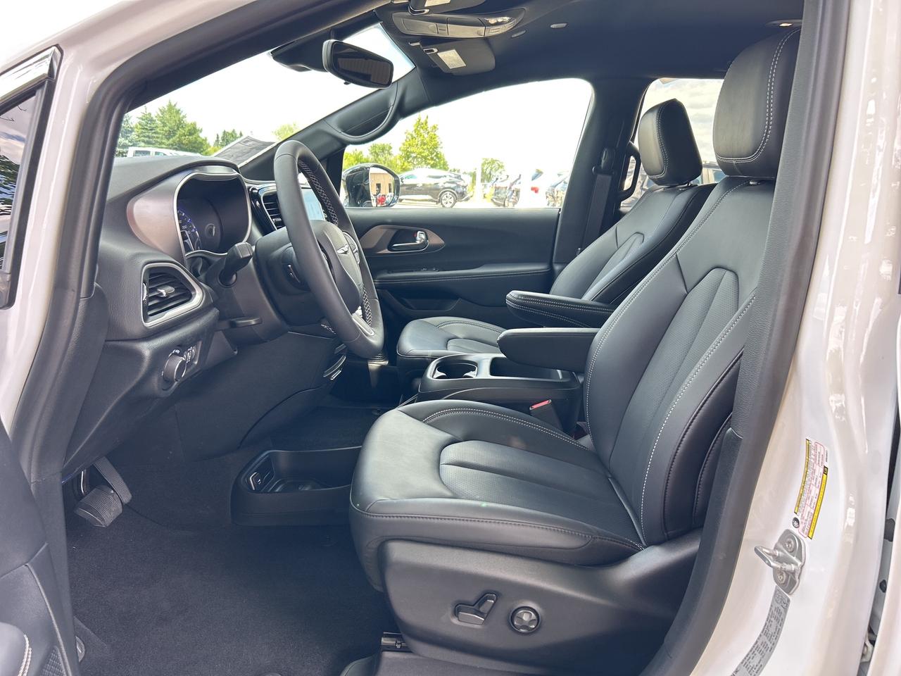 2025 Chrysler Grand Caravan SXT   Leather   Heated Seats & Steering Wheel Photo