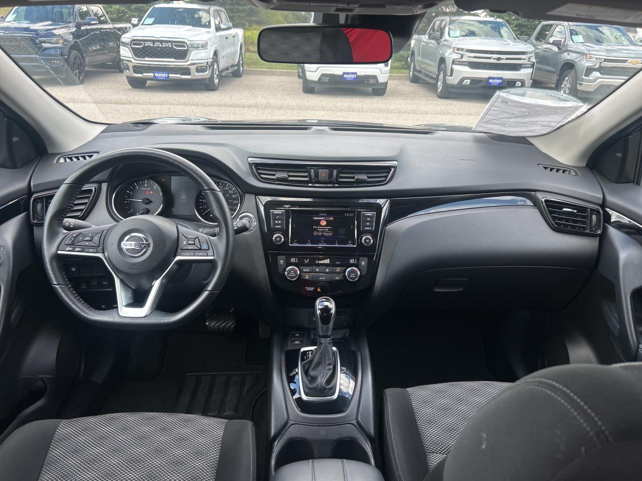 2023 Nissan Qashqai SV AWD   Sunroof   Heated Seats & Steering Wheel Photo