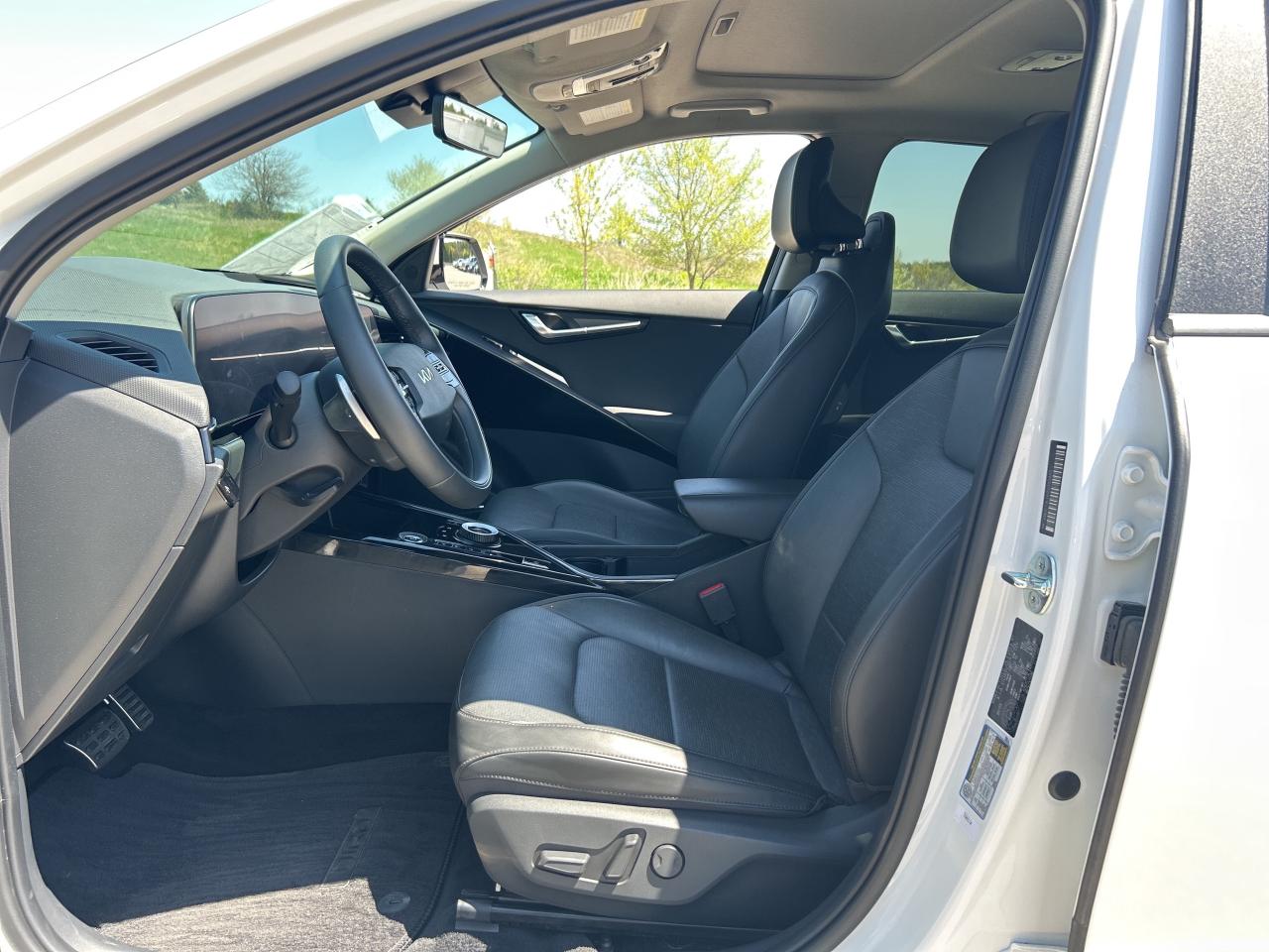 2024 Kia Niro EV Wave FWD   Nav.   Sunroof   Heated/Cooled Seats Photo