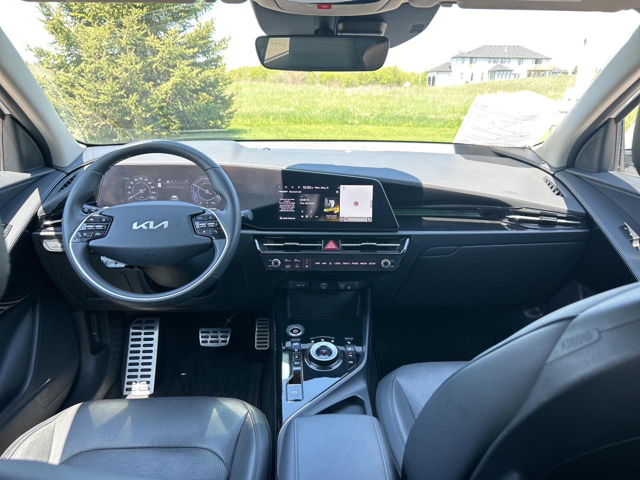 2024 Kia Niro EV Wave FWD   Nav.   Sunroof   Heated/Cooled Seats Photo