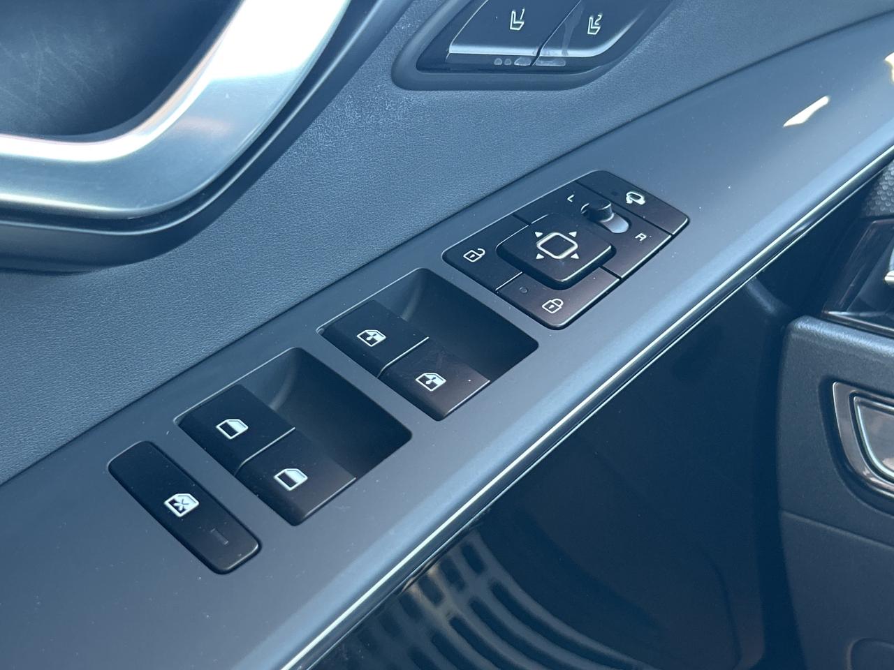 2024 Kia Niro EV Wave FWD   Nav.   Sunroof   Heated/Cooled Seats Photo