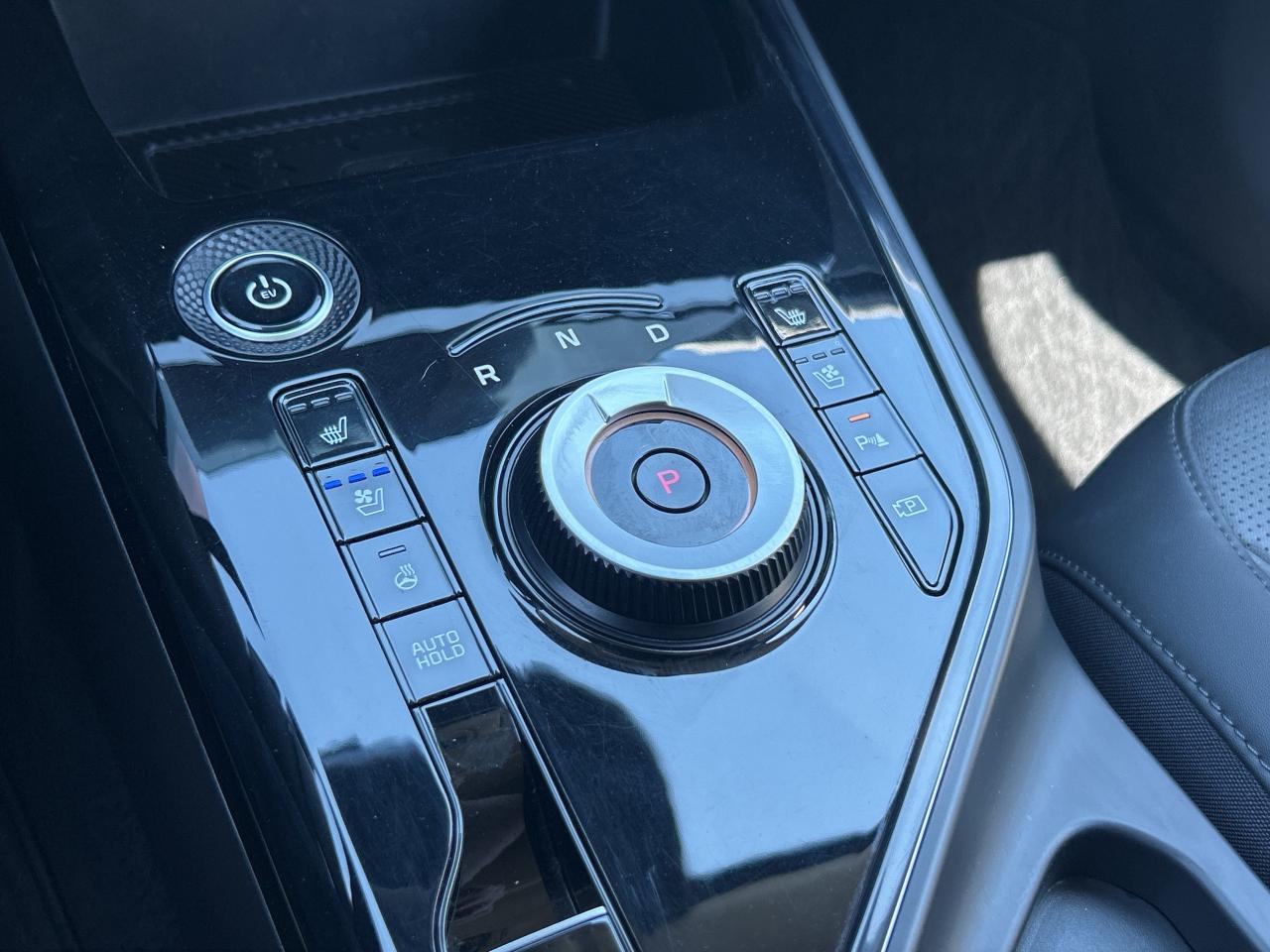 2024 Kia Niro EV Wave FWD   Nav.   Sunroof   Heated/Cooled Seats Photo