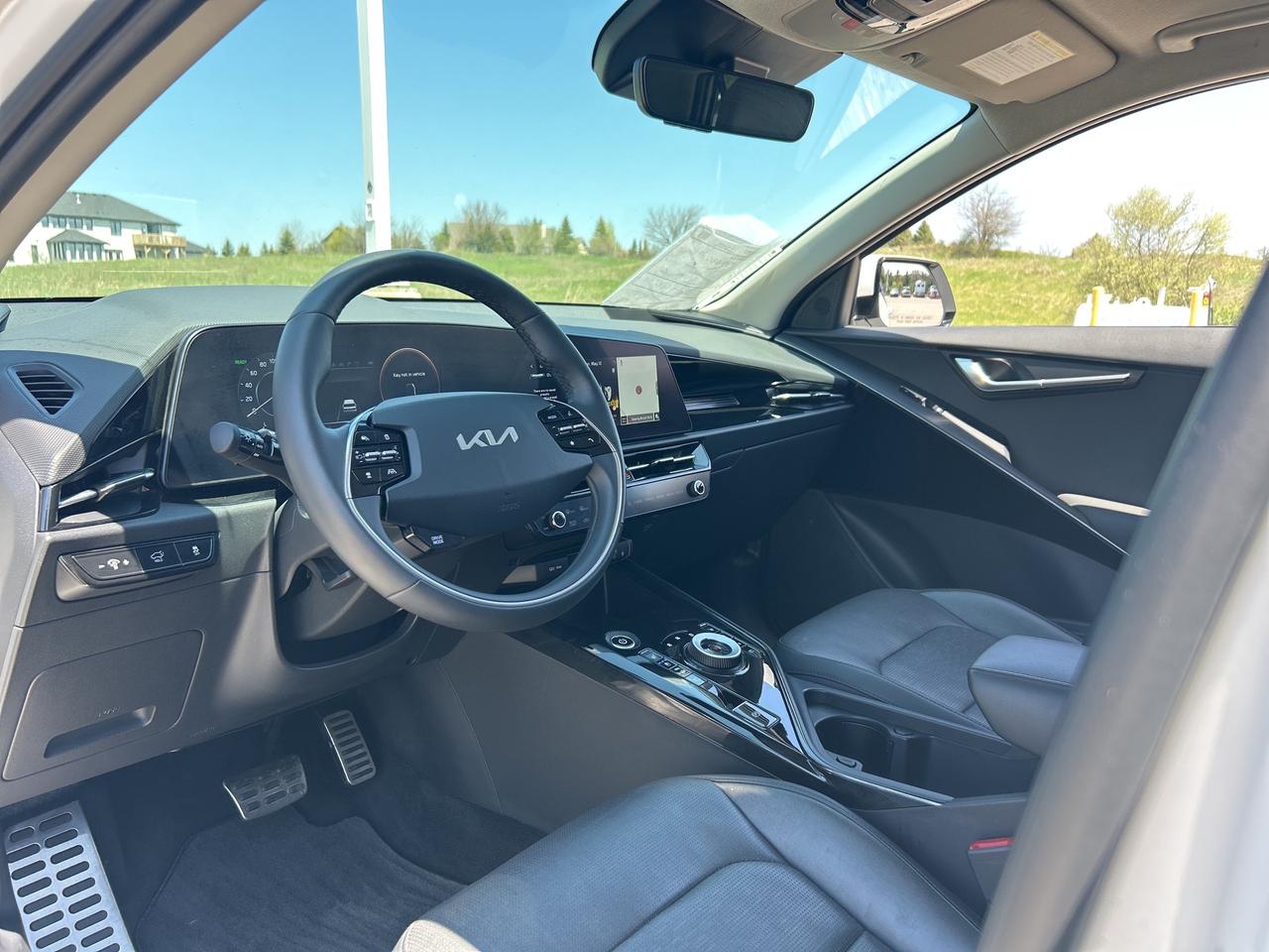 2024 Kia Niro EV Wave FWD   Nav.   Sunroof   Heated/Cooled Seats Photo
