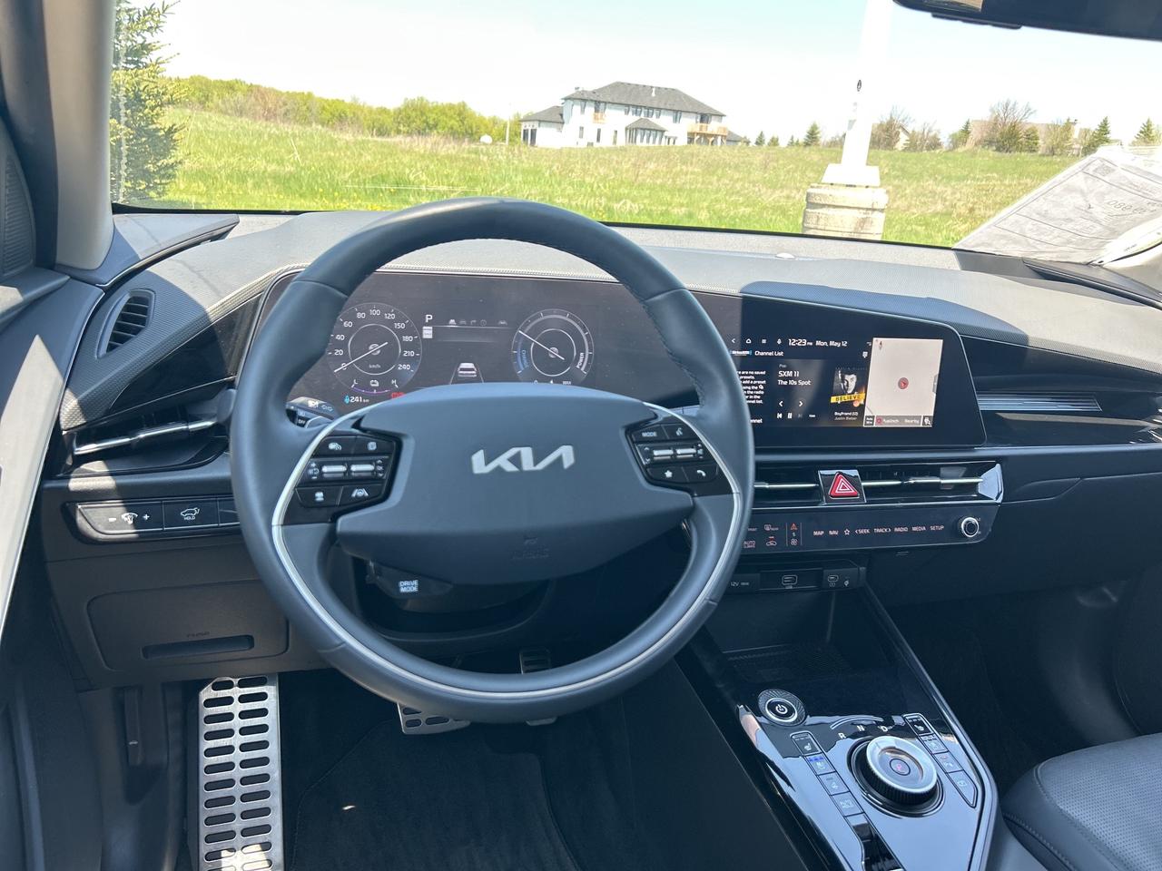 2024 Kia Niro EV Wave FWD   Nav.   Sunroof   Heated/Cooled Seats Photo