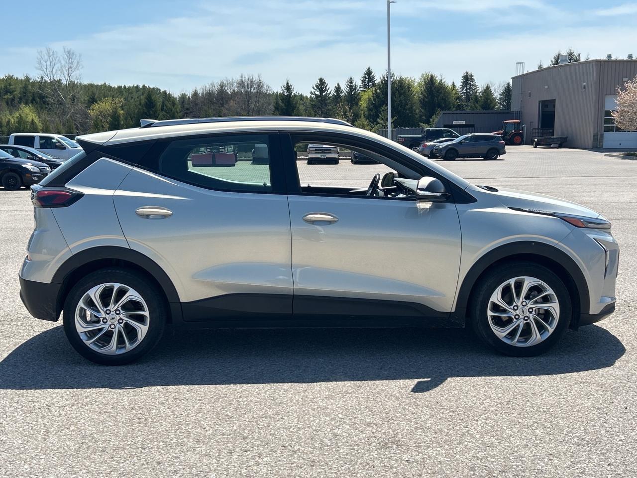 2023 Chevrolet Bolt EUV LT   Heated Seats & Steering Wheel   Blind-spot Photo2