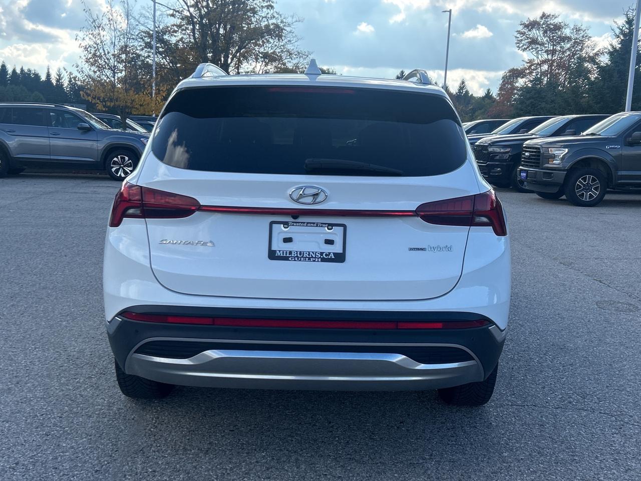 2022 Hyundai Santa Fe Hybrid Preferred AWD w/Trend Pkg.   Pano Roof   Leather Photo4