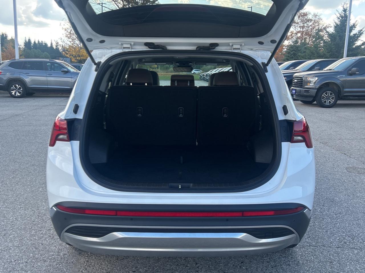 2022 Hyundai Santa Fe Hybrid Preferred AWD w/Trend Pkg.   Pano Roof   Leather Photo