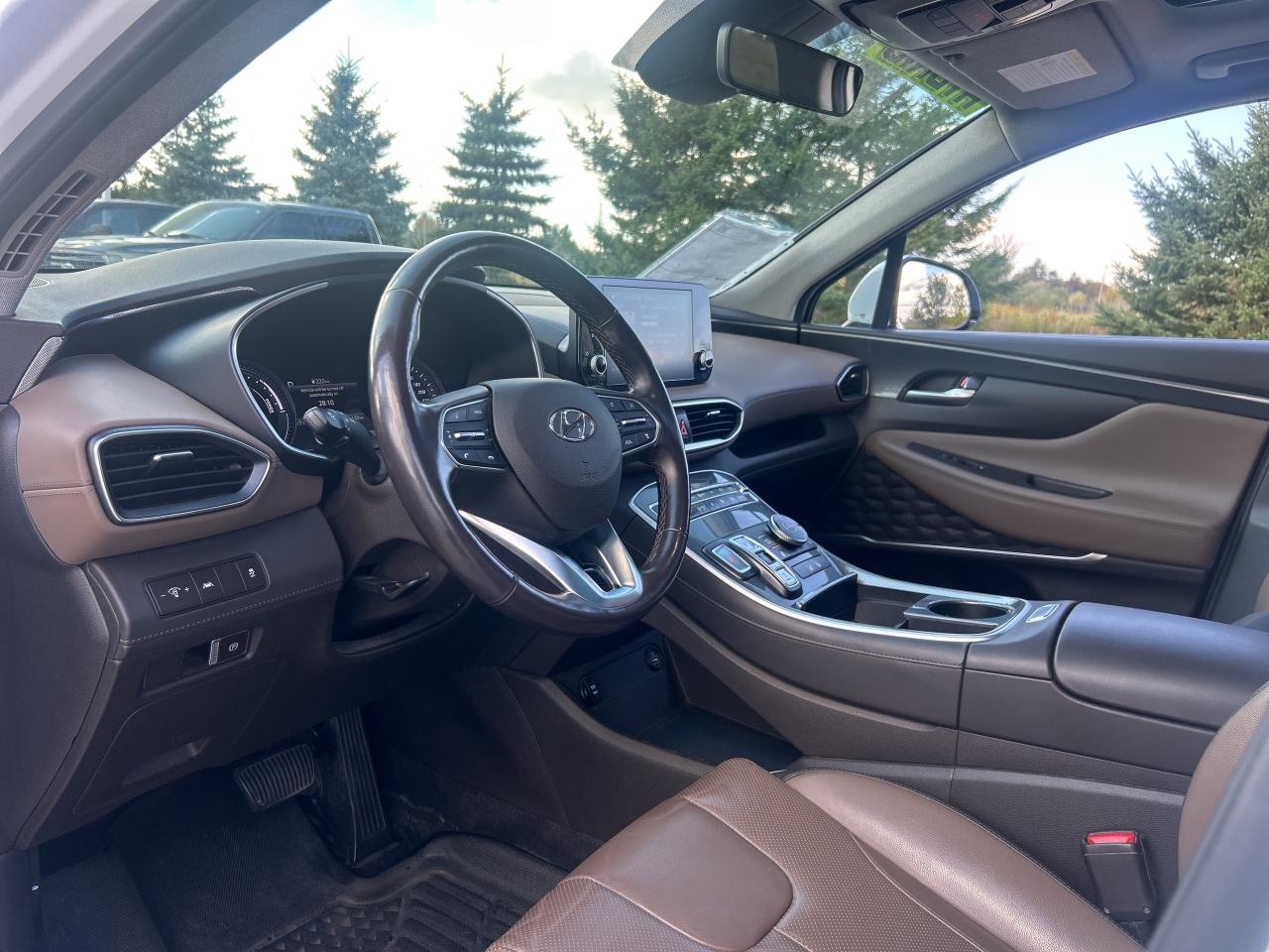 2022 Hyundai Santa Fe Hybrid Preferred AWD w/Trend Pkg.   Pano Roof   Leather Photo