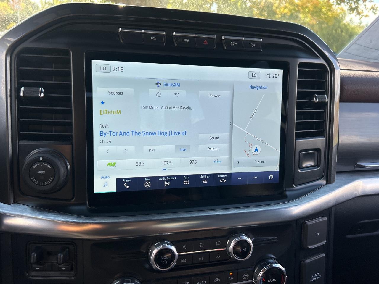 2022 Ford F-150 LARIAT FX4   Nav   Pano Roof   Heated/Cooled Seats Photo