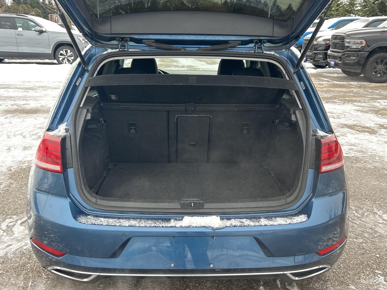 2018 Volkswagen Golf Highline   Nav.   Sunroof   Leather   Heated Seats Photo