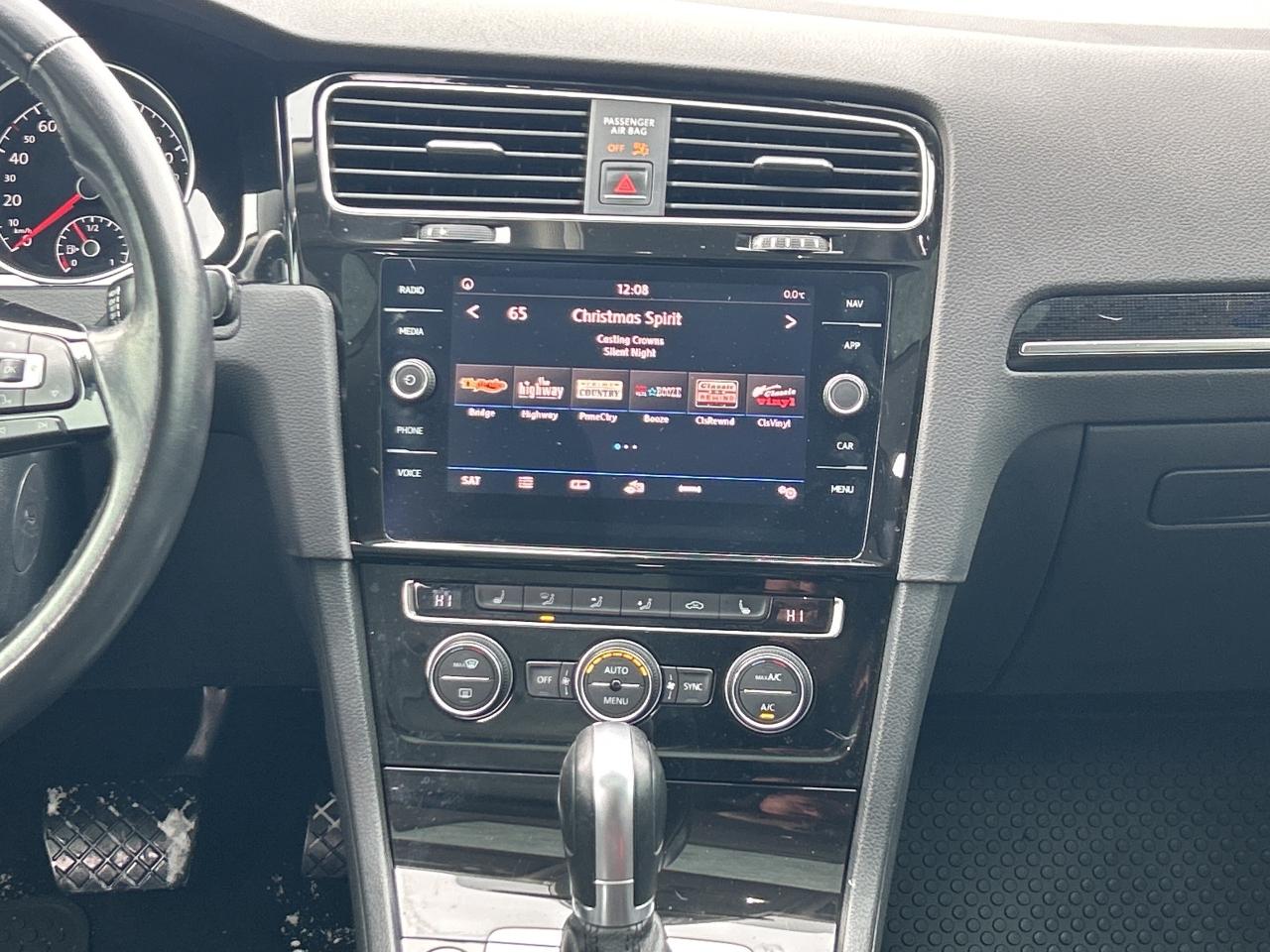 2018 Volkswagen Golf Highline   Nav.   Sunroof   Leather   Heated Seats Photo