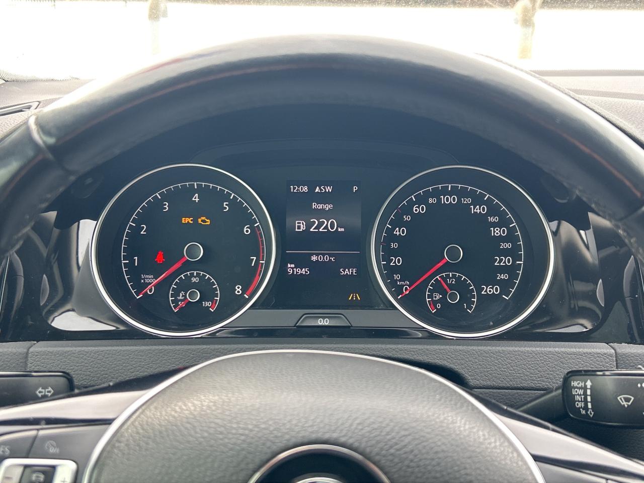 2018 Volkswagen Golf Highline   Nav.   Sunroof   Leather   Heated Seats Photo