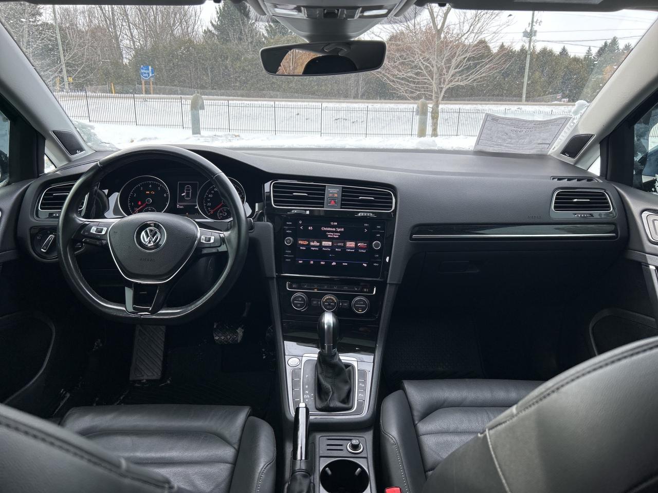 2018 Volkswagen Golf Highline   Nav.   Sunroof   Leather   Heated Seats Photo