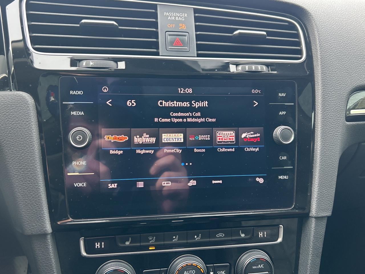 2018 Volkswagen Golf Highline   Nav.   Sunroof   Leather   Heated Seats Photo