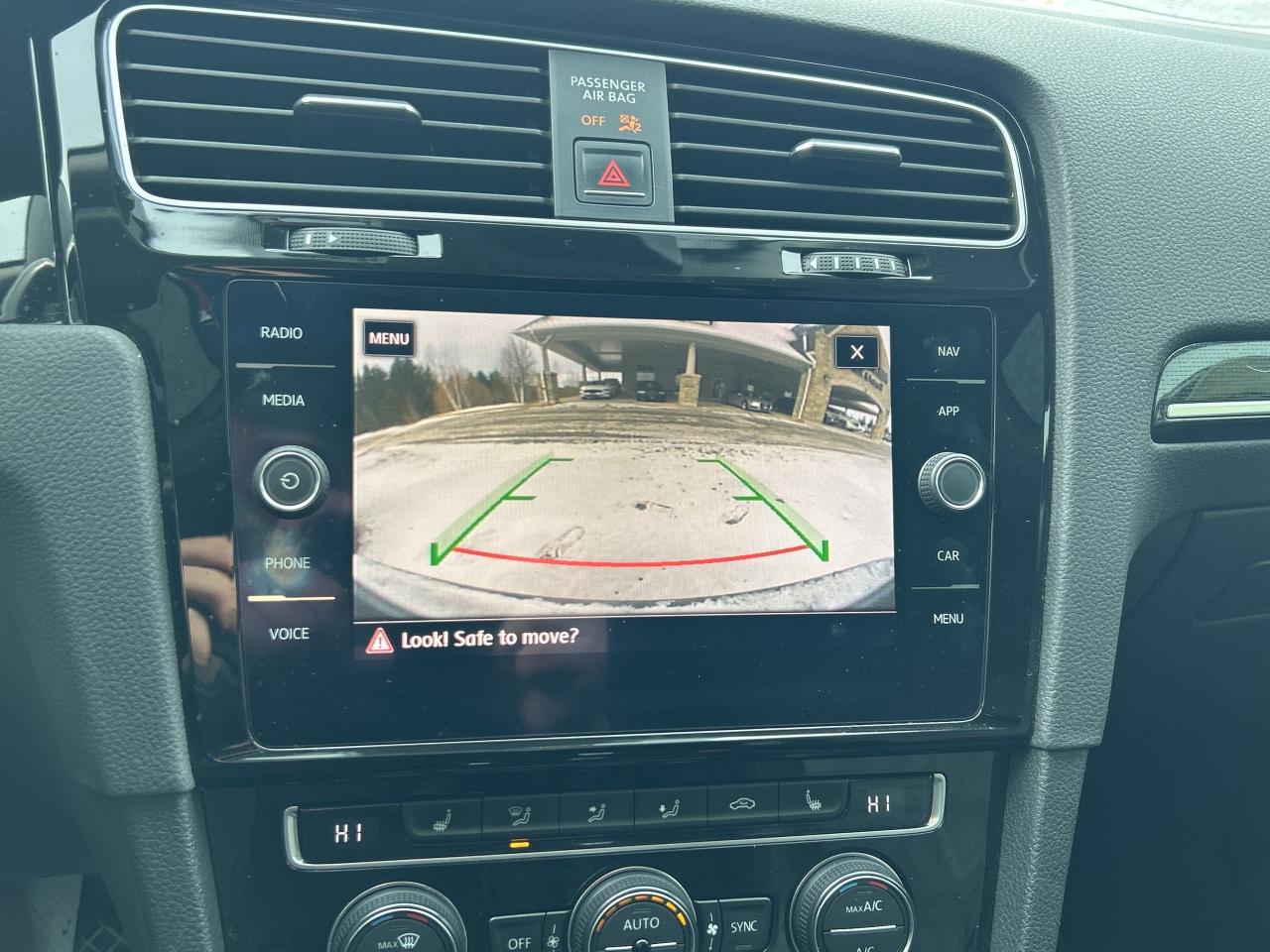 2018 Volkswagen Golf Highline   Nav.   Sunroof   Leather   Heated Seats Photo