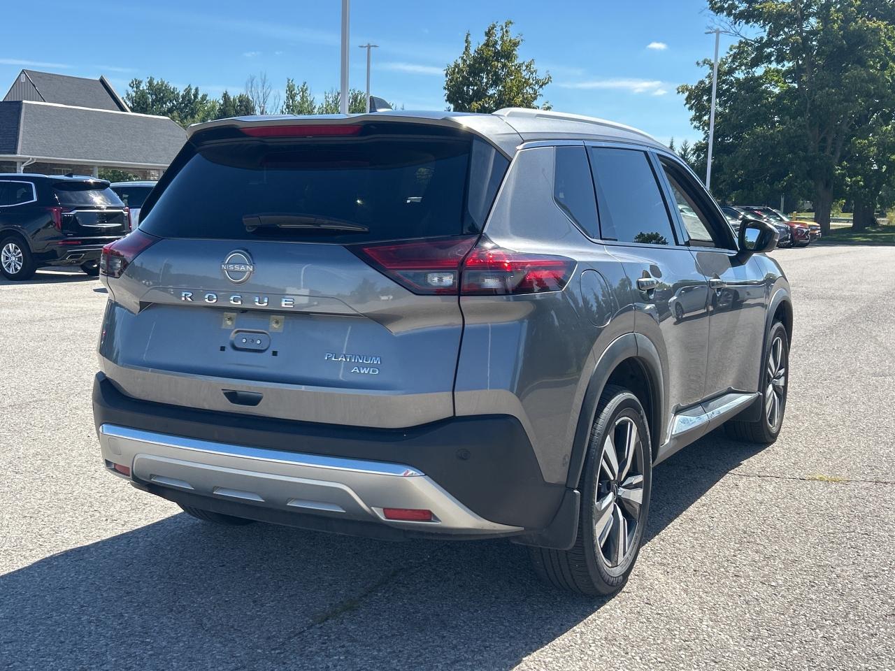 2023 Nissan Rogue Platinum AWD   Nav.   Pano Roof   Heated Seats Photo3