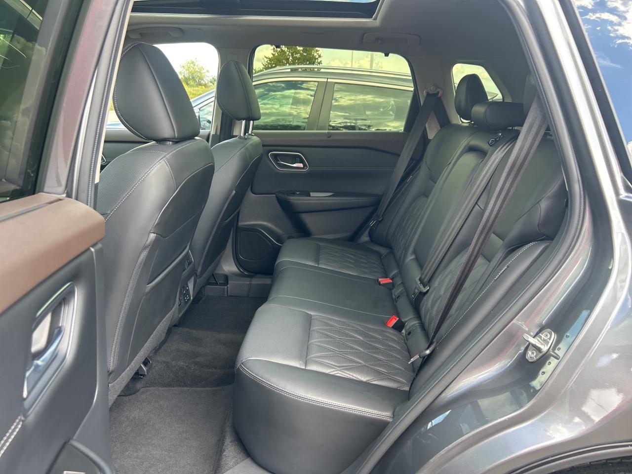 2023 Nissan Rogue Platinum AWD   Nav.   Pano Roof   Heated Seats Photo