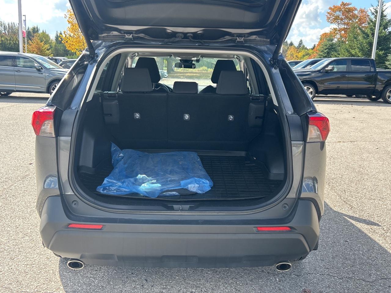 2024 Toyota RAV4 Hybrid XLE AWD   Sunroof   Heated Seats & Steering Wheel Photo