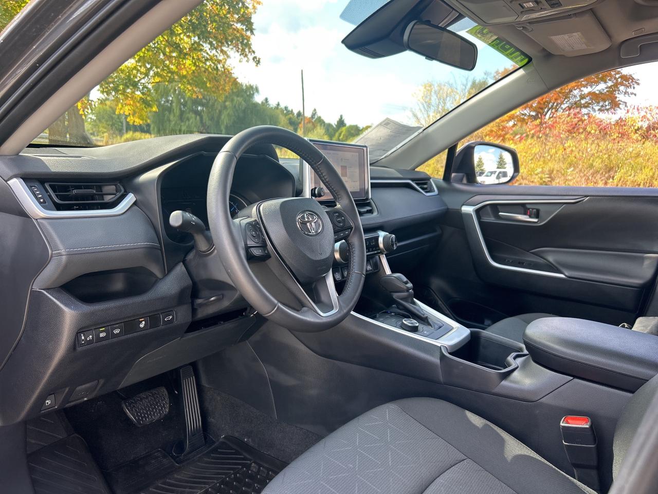 2024 Toyota RAV4 Hybrid XLE AWD   Sunroof   Heated Seats & Steering Wheel Photo