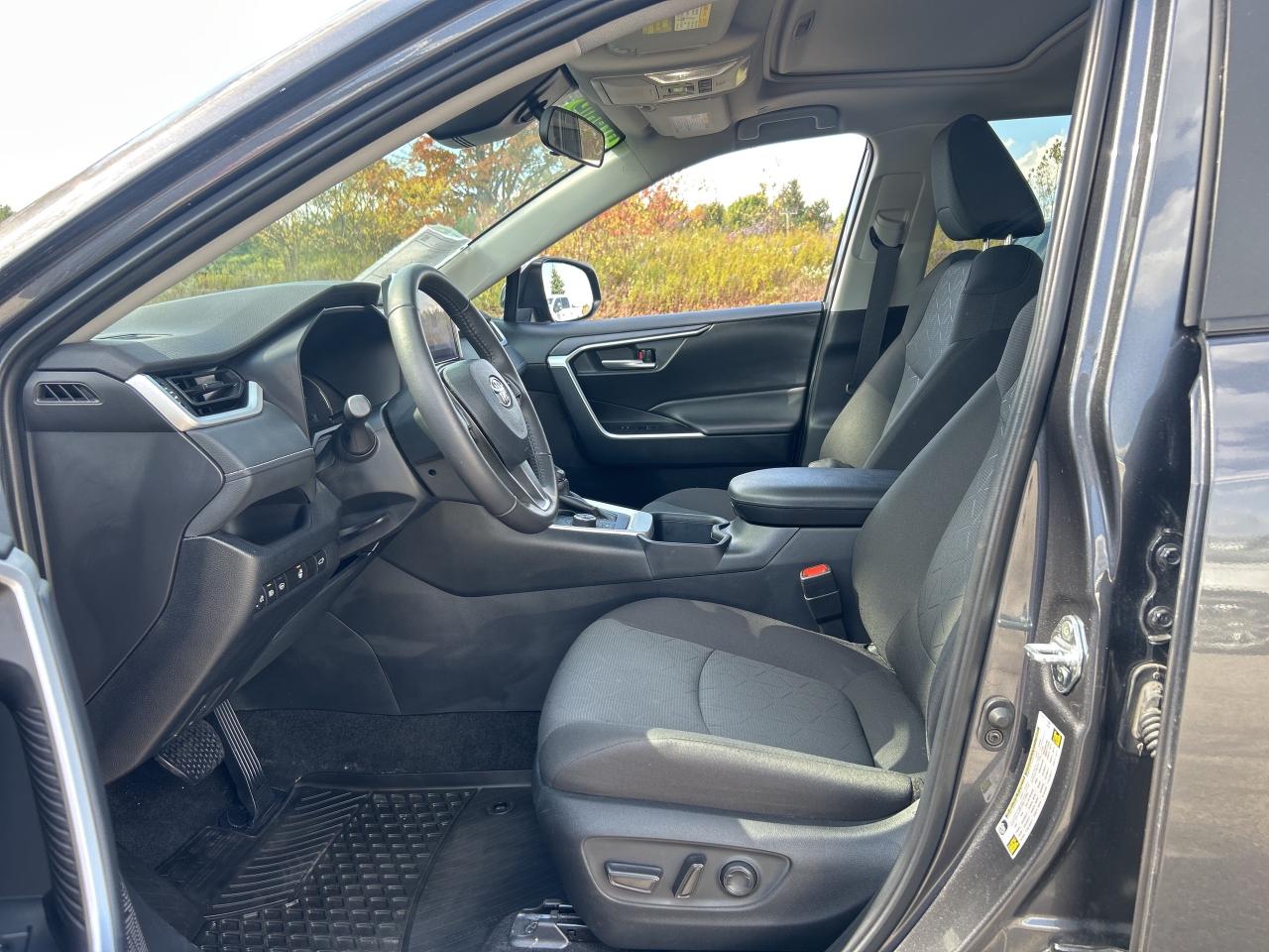 2024 Toyota RAV4 Hybrid XLE AWD   Sunroof   Heated Seats & Steering Wheel Photo