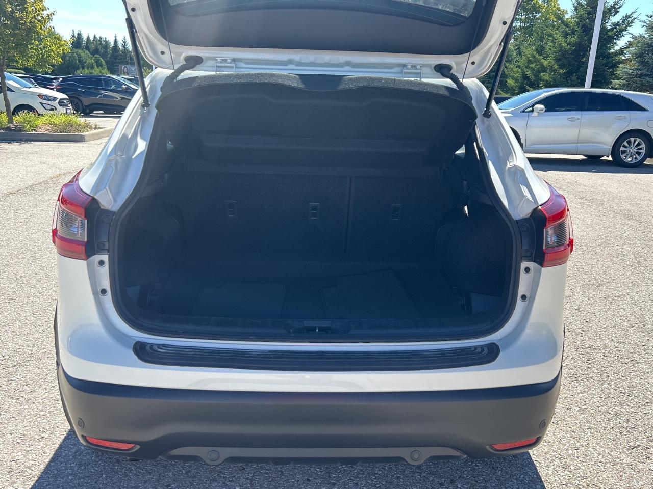 2023 Nissan Qashqai SV AWD   Sunroof   Heated Seats & Steering Wheel Photo