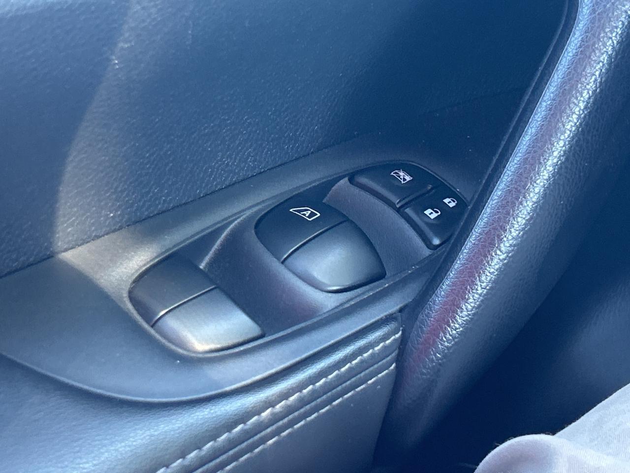 2023 Nissan Qashqai SV AWD   Sunroof   Heated Seats & Steering Wheel Photo