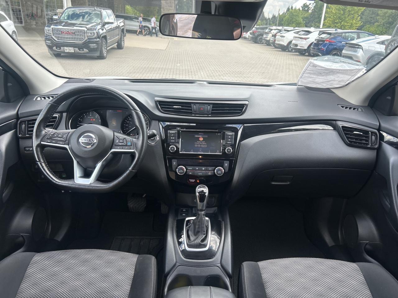 2023 Nissan Qashqai SV AWD   Sunroof   Heated Seats & Steering Wheel Photo