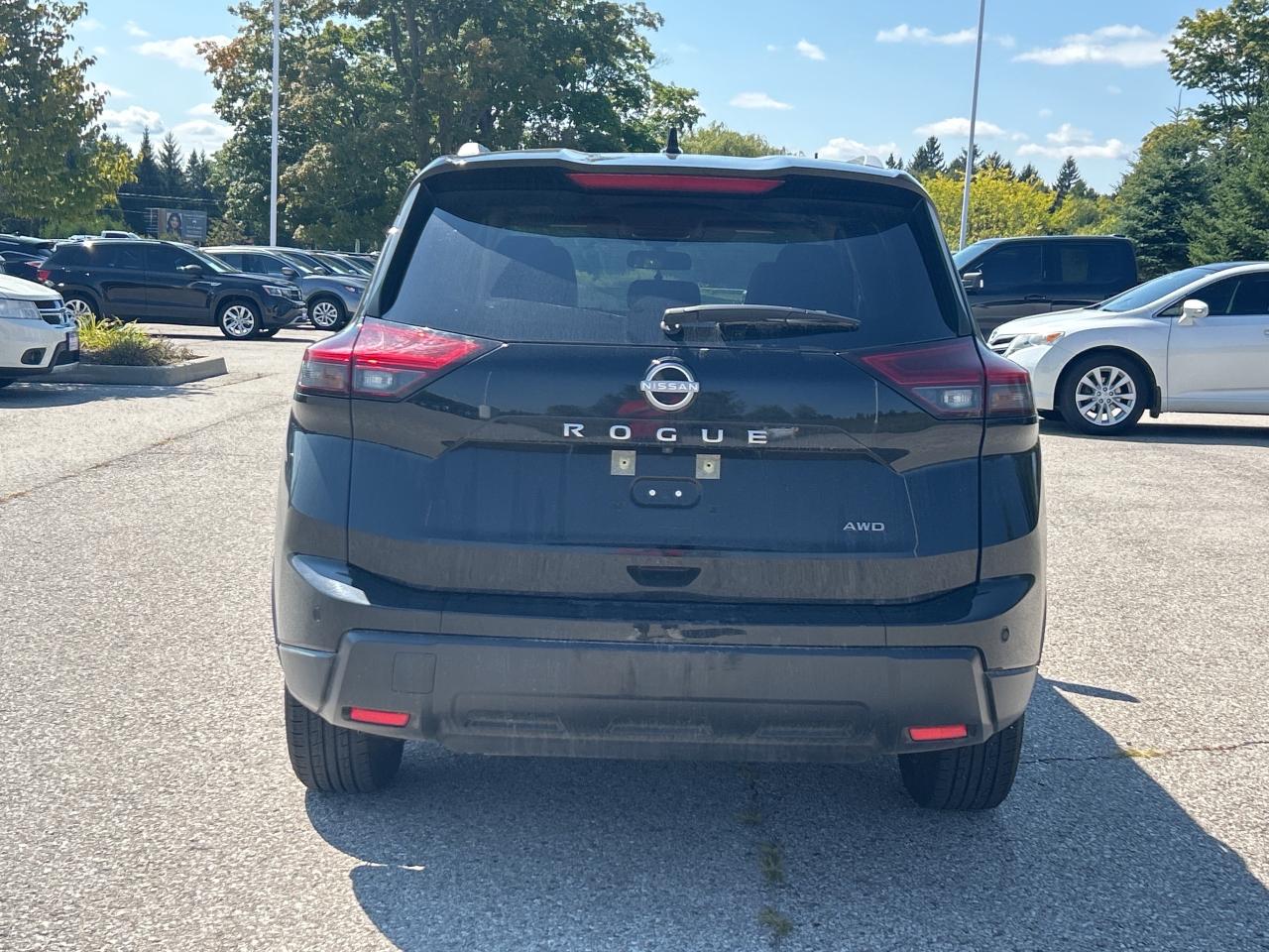 2025 Nissan Rogue SV AWD   Pano Roof   Heated Seats & Steering Wheel Photo4