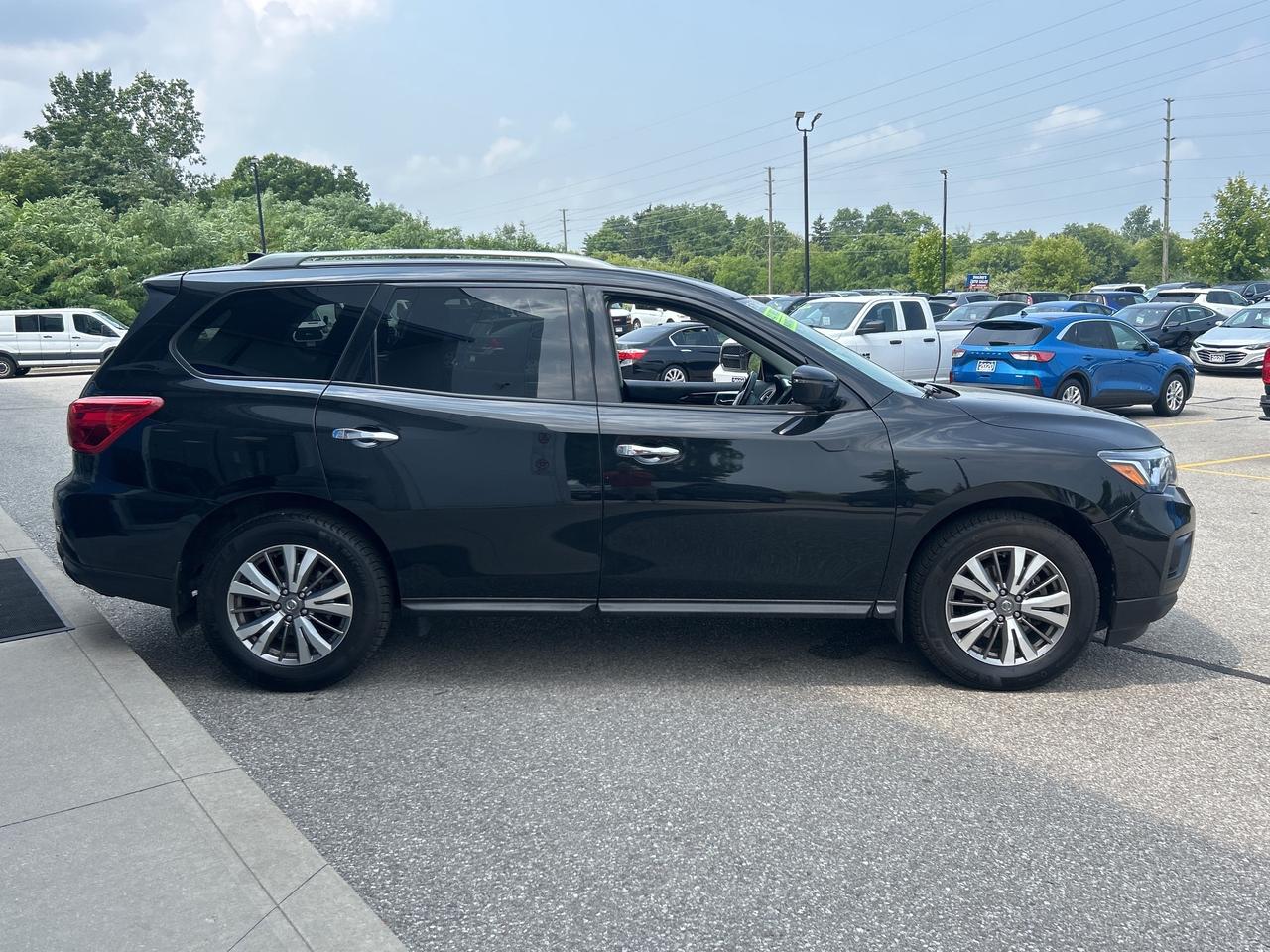 2020 Nissan Pathfinder SV Tech   Nav   7 Pass   Clean Carfax Photo
