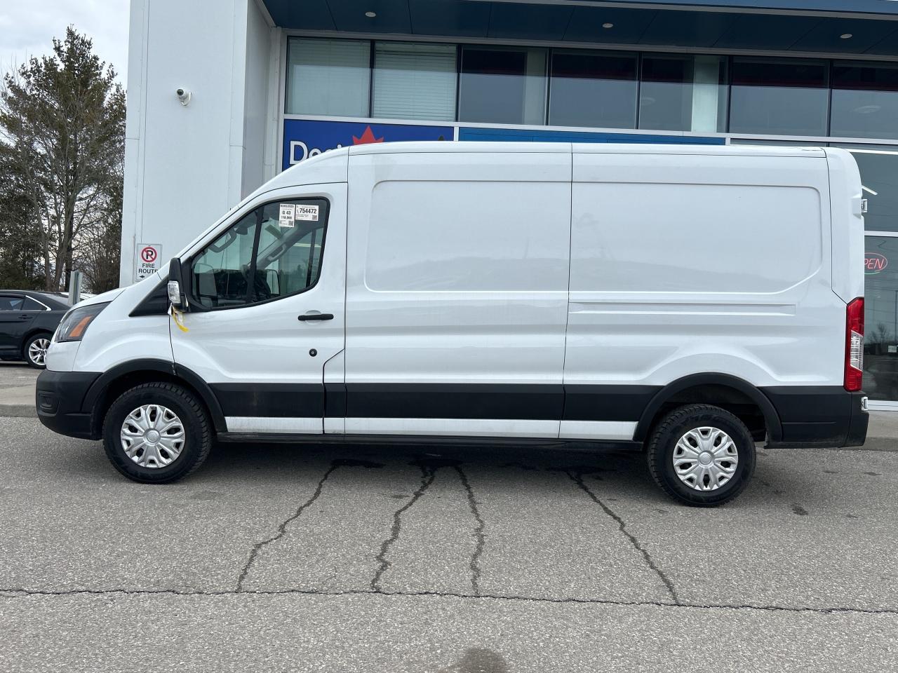 2023 Ford Transit Cargo Van T-250 130 Med Rf 9070 GVWR   NAV   Clean Carfax Photo