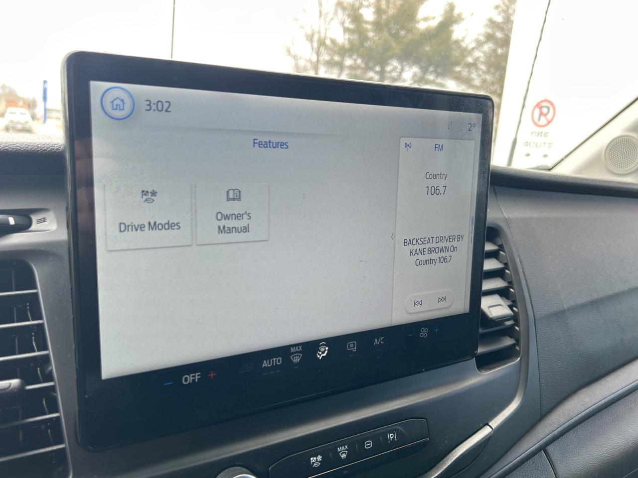 2023 Ford Transit Cargo Van T-250 130 Med Rf 9070 GVWR   NAV   Clean Carfax Photo