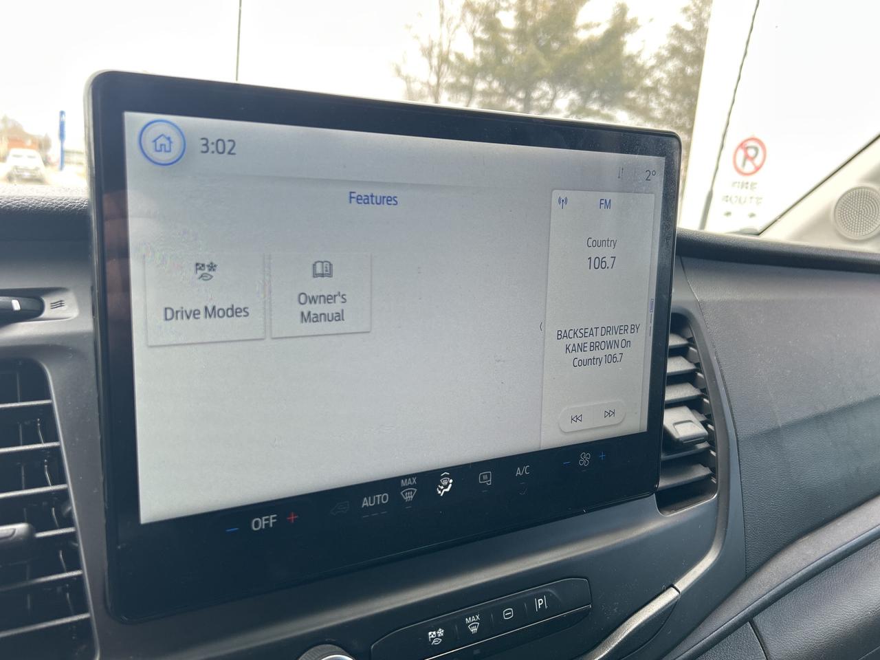 2023 Ford Transit Cargo Van T-250 130 Med Rf 9070 GVWR   NAV   Clean Carfax Photo