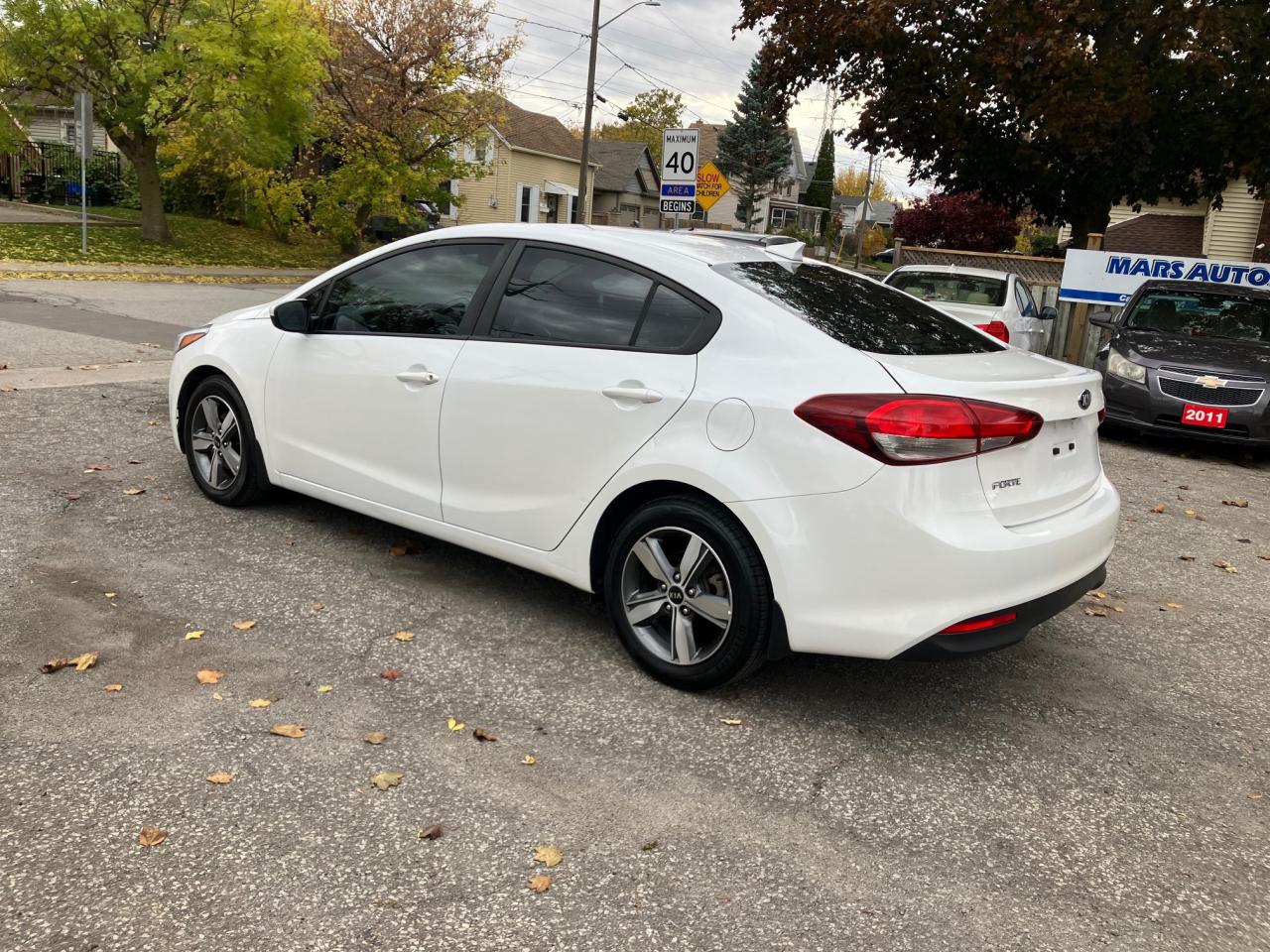2018 Kia Forte LX  Auto Photo4