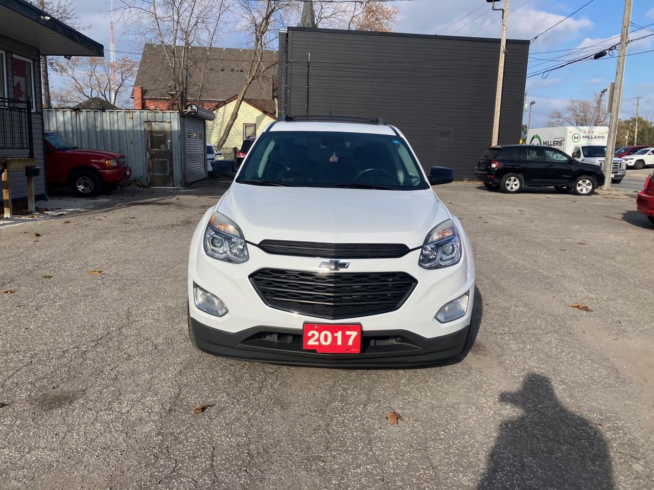 2017 Chevrolet Equinox FWD 4dr LT w/1LT Photo