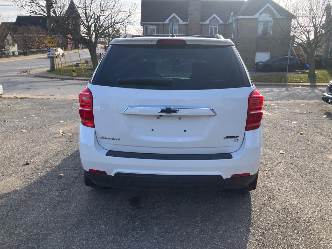 2017 Chevrolet Equinox FWD 4dr LT w/1LT Photo