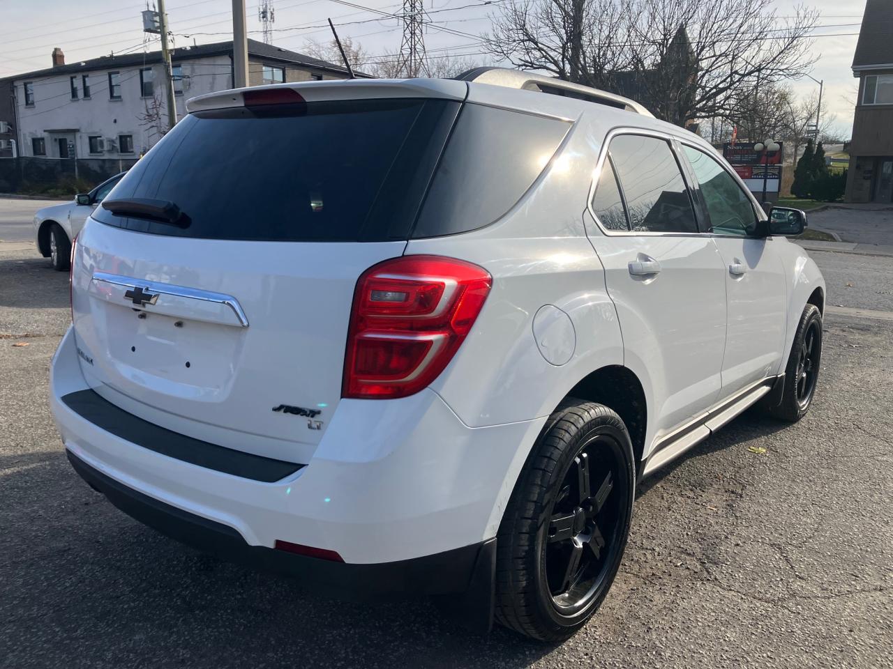 2017 Chevrolet Equinox FWD 4dr LT w/1LT Photo