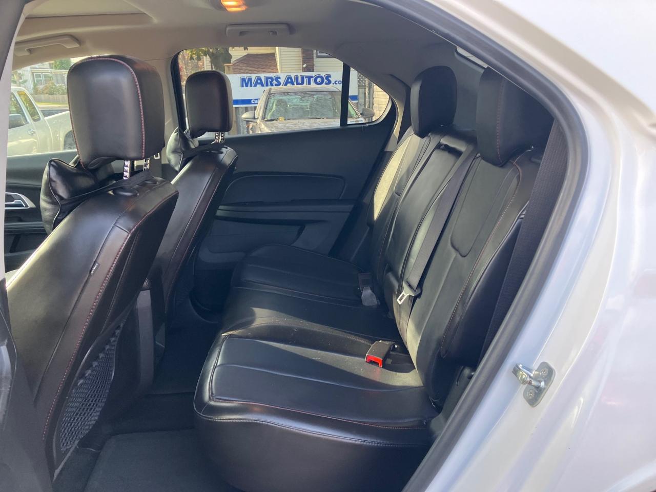 2017 Chevrolet Equinox FWD 4dr LT w/1LT Photo