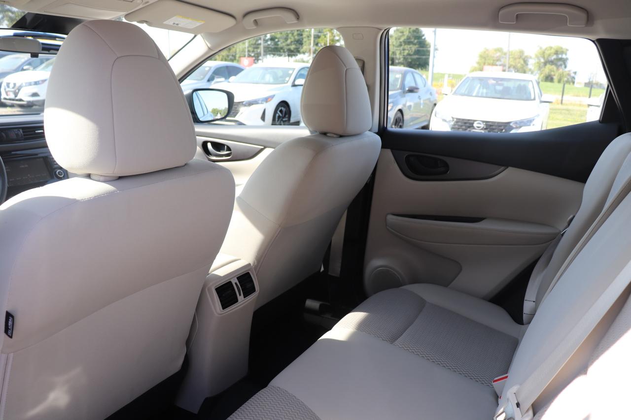 2023 Nissan Qashqai S AWD NO ACCIDENTS CARPLAY B-SPOT HTD SEATS CAMERA Photo