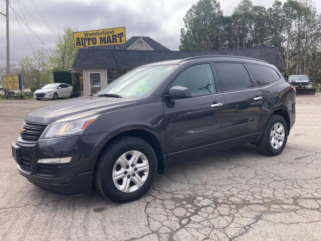 2016 Chevrolet Traverse LS-8 PASS-3.6-CLEAN CARFAX-CLEAN CAR Photo0