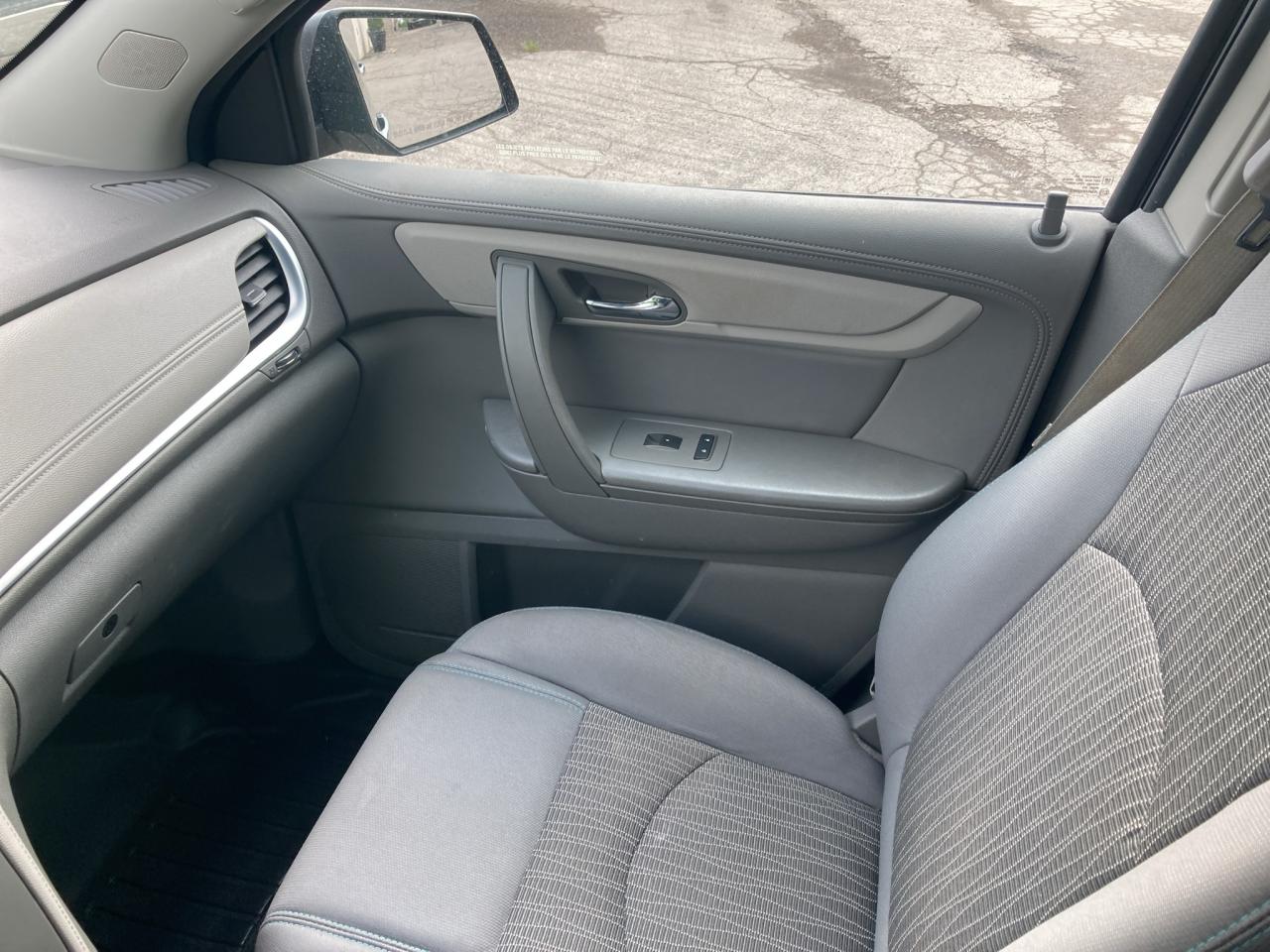 2016 Chevrolet Traverse LS-8 PASS-3.6-CLEAN CARFAX-CLEAN CAR Photo