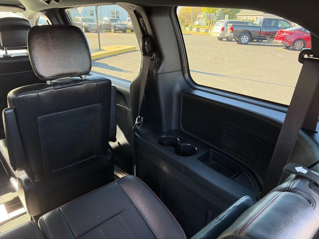 2019 Dodge Grand Caravan GT-LOADED-ENTERTAINMENT X2-LEATHER-VERY CLEAN Photo