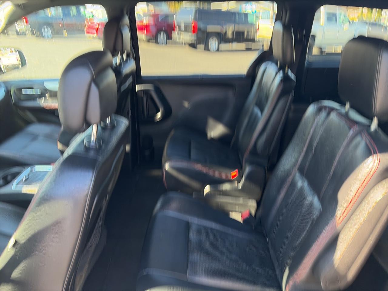 2019 Dodge Grand Caravan GT-LOADED-ENTERTAINMENT X2-LEATHER-VERY CLEAN Photo
