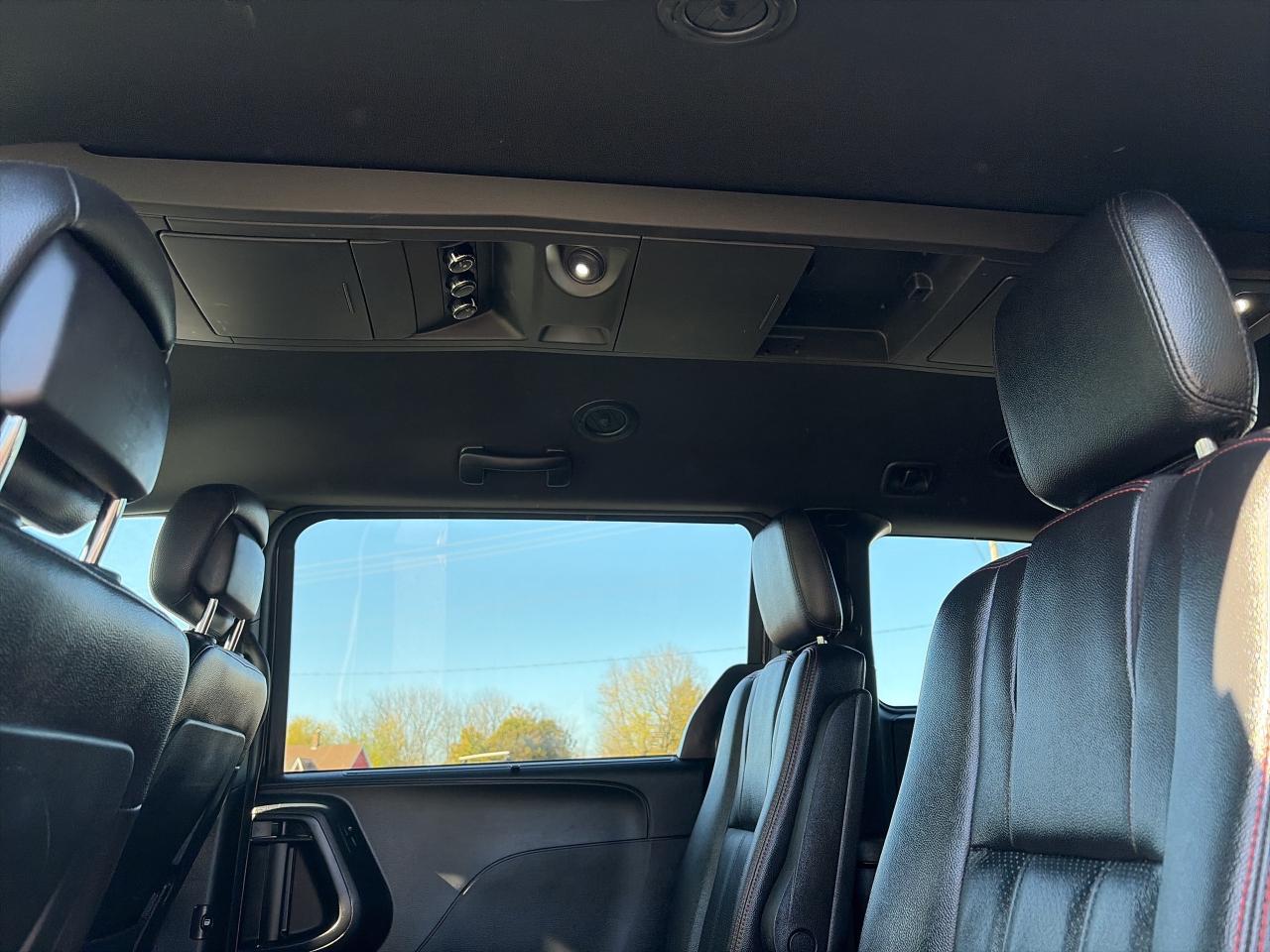 2019 Dodge Grand Caravan GT-LOADED-ENTERTAINMENT X2-LEATHER-VERY CLEAN Photo