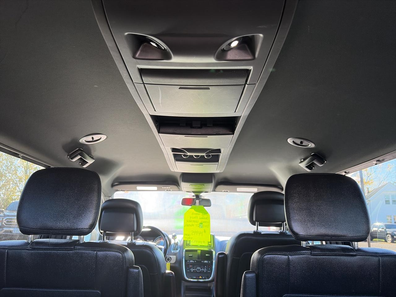 2019 Dodge Grand Caravan GT-LOADED-ENTERTAINMENT X2-LEATHER-VERY CLEAN Photo