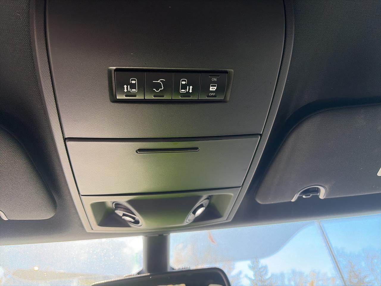 2019 Dodge Grand Caravan GT-LOADED-ENTERTAINMENT X2-LEATHER-VERY CLEAN Photo