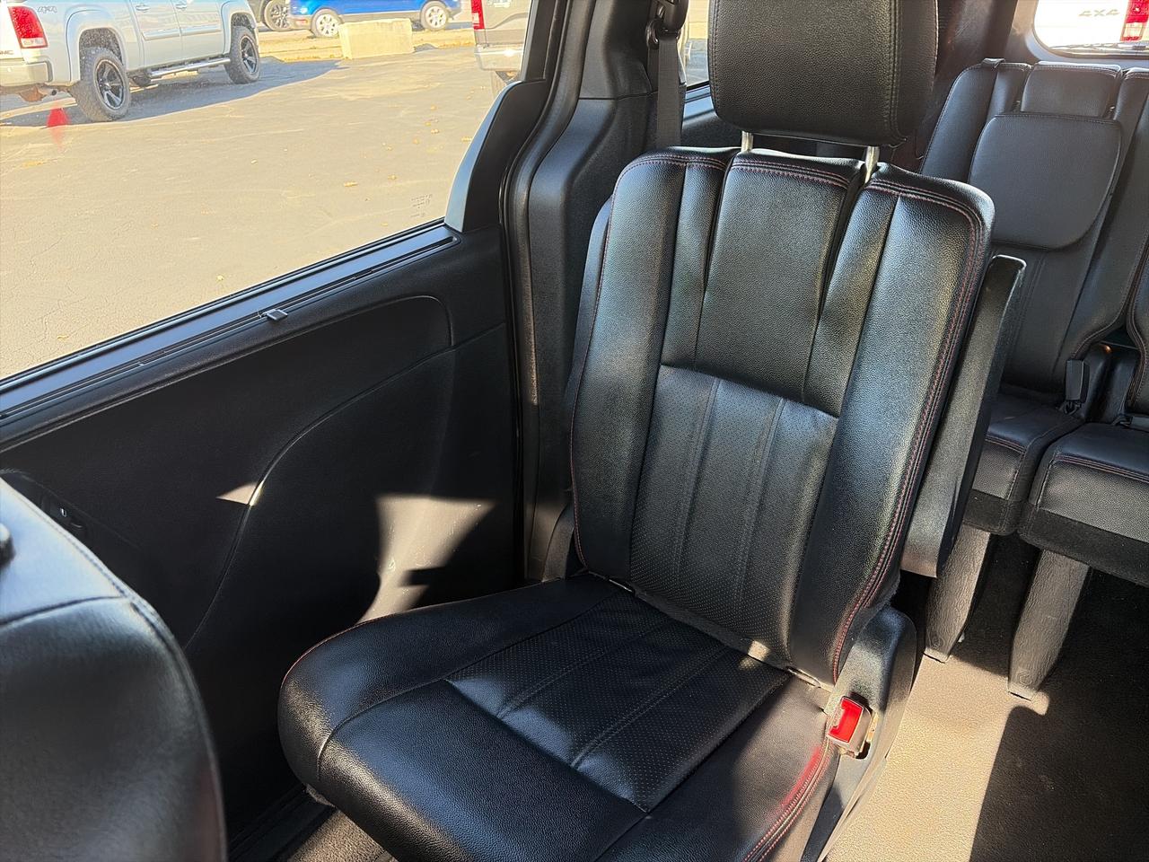2019 Dodge Grand Caravan GT-LOADED-ENTERTAINMENT X2-LEATHER-VERY CLEAN Photo