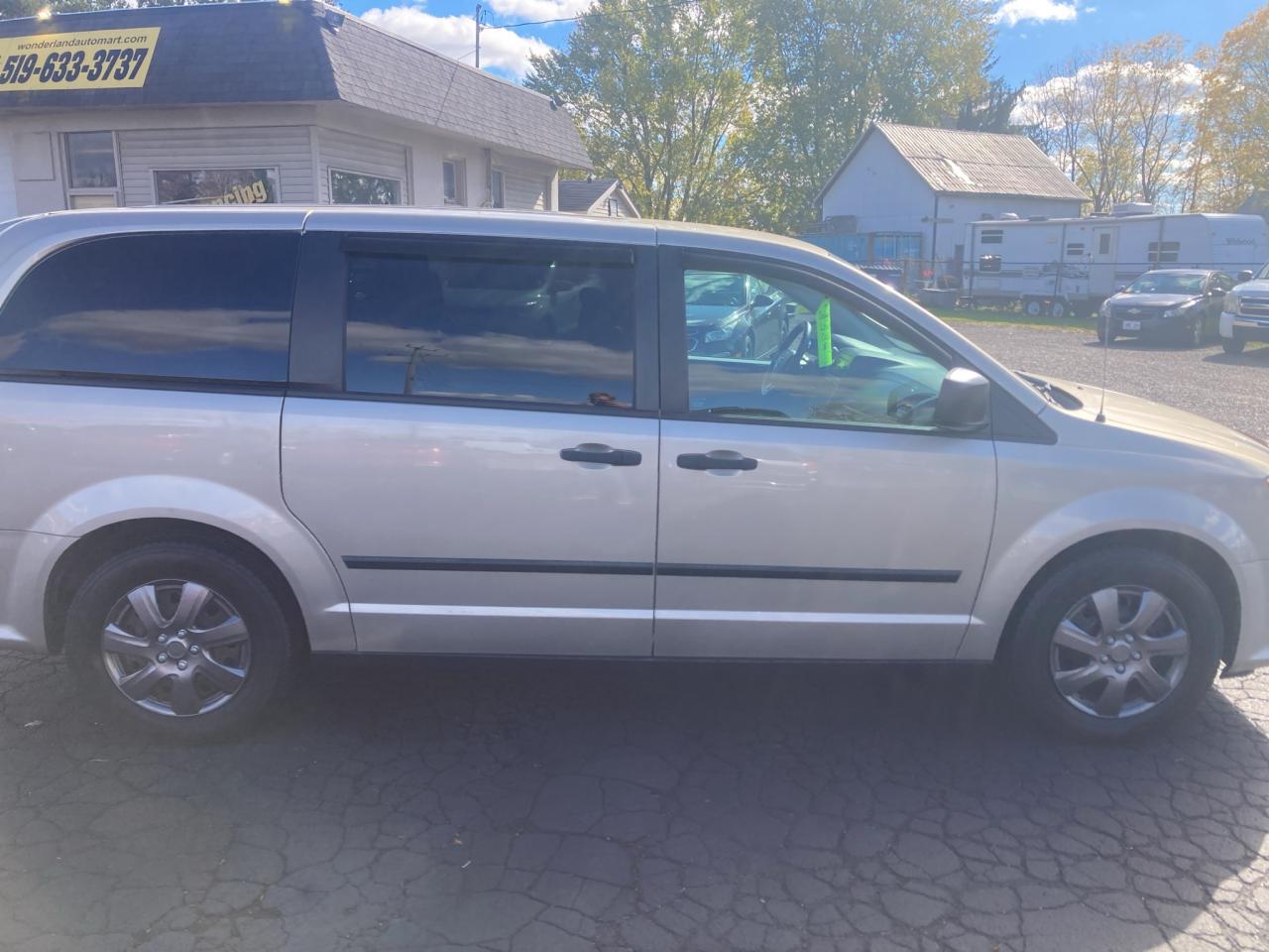 2016 Dodge Grand Caravan Canada Value Package-Low Km-Very Clean Photo