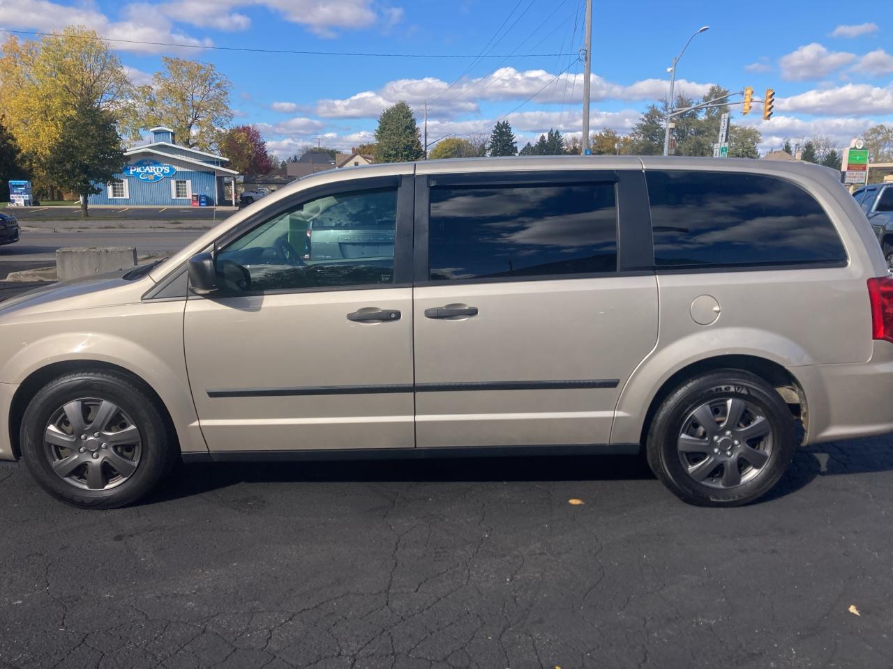 2016 Dodge Grand Caravan Canada Value Package-Low Km-Very Clean Photo